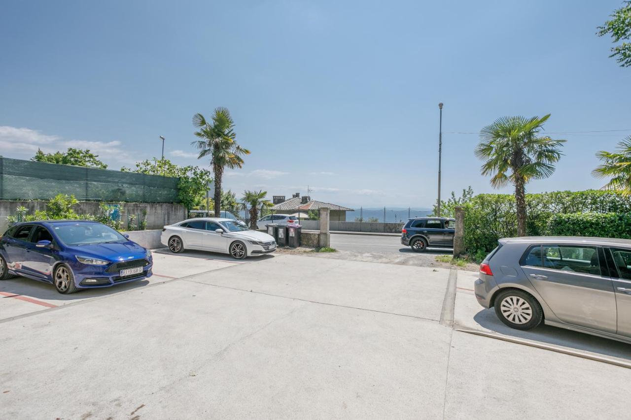 Gloria Apartman
