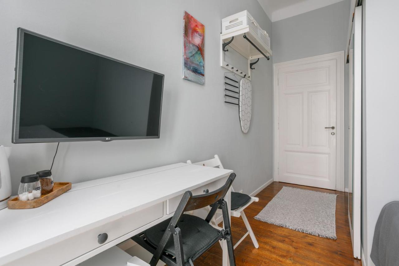Gloria Apartment *